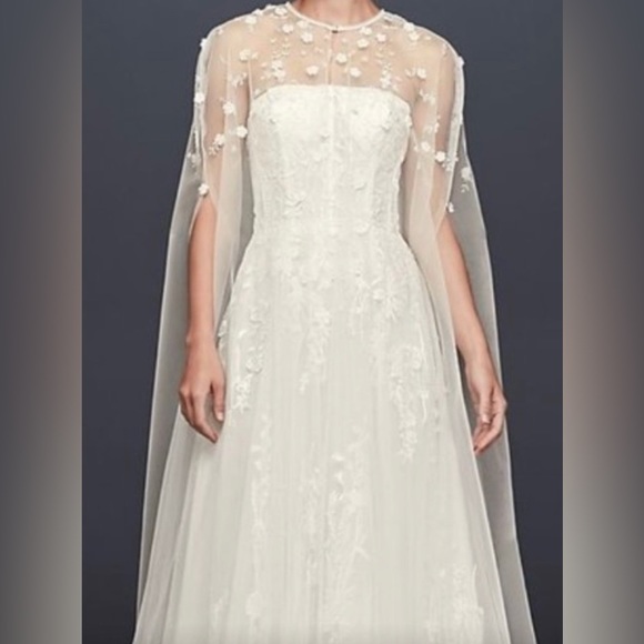 David's Bridal Tops - NWT {David's Bridal} Unworn - long tulle bridal cape with 3d flowers - IVORY - M